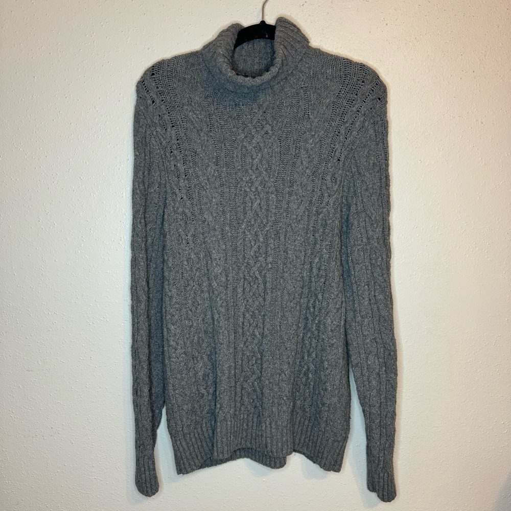 Abercrombie & Fitch Gray Cable Knit Turtleneck Sweater (Size M)
